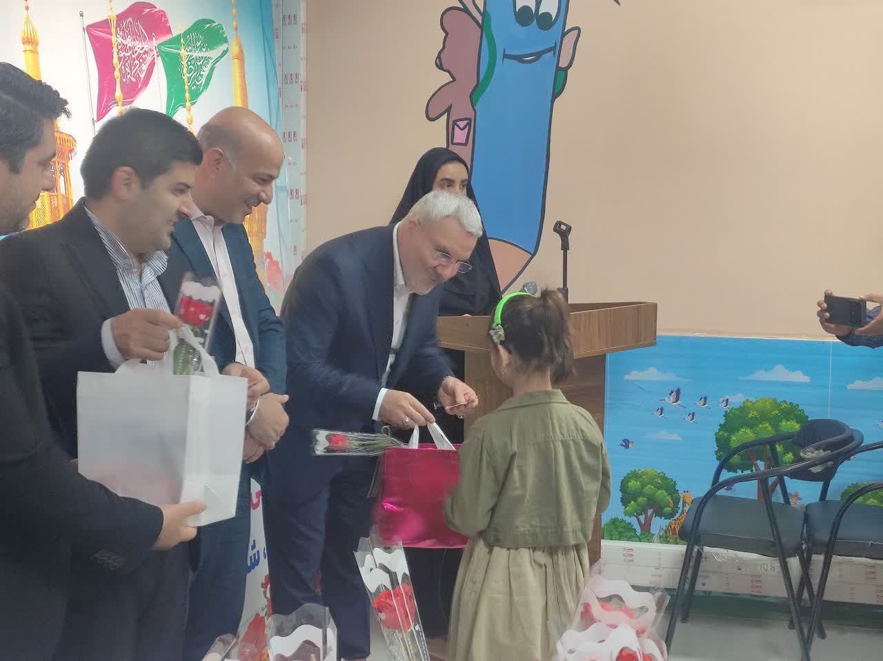 تجلیل از دختران «شکوه و مهر» با حضور دادستان بهارستان و شهردار گلستان