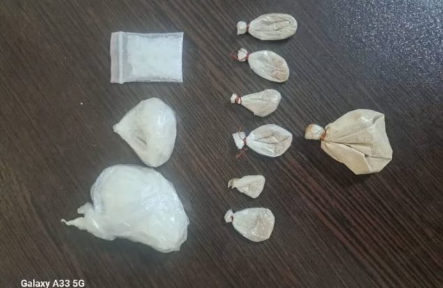 پایان آزادی موقت؛ فروشنده مواد مخدر و همدست ۱۹ ساله‌اش در نصیرشهر