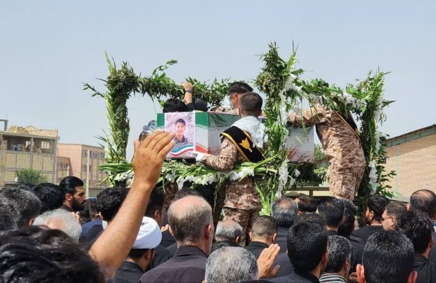 تشییع با شکوه شهید مهدی قهرمانی در آلارد رباط‌کریم/ جوانی که زندگی را رها کرد تا امنیت بماند