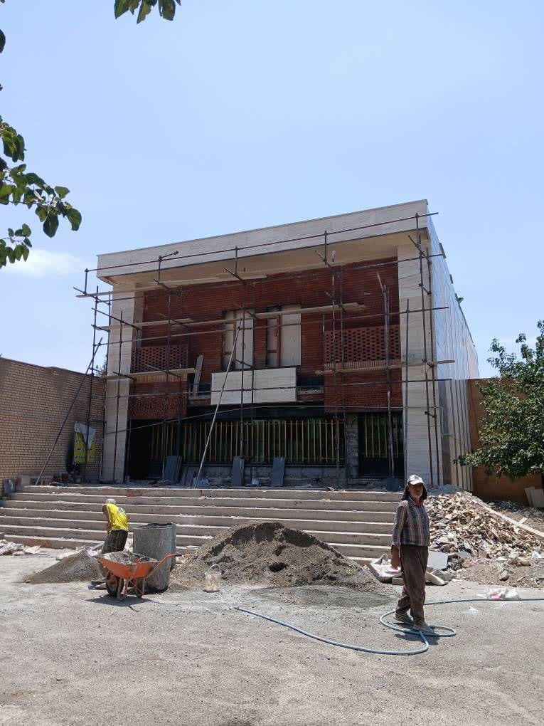 آغاز عملیات اجرایی نمای بیرونی و محوطه‌سازی سالن اجتماعات عترت در بوستان فدک