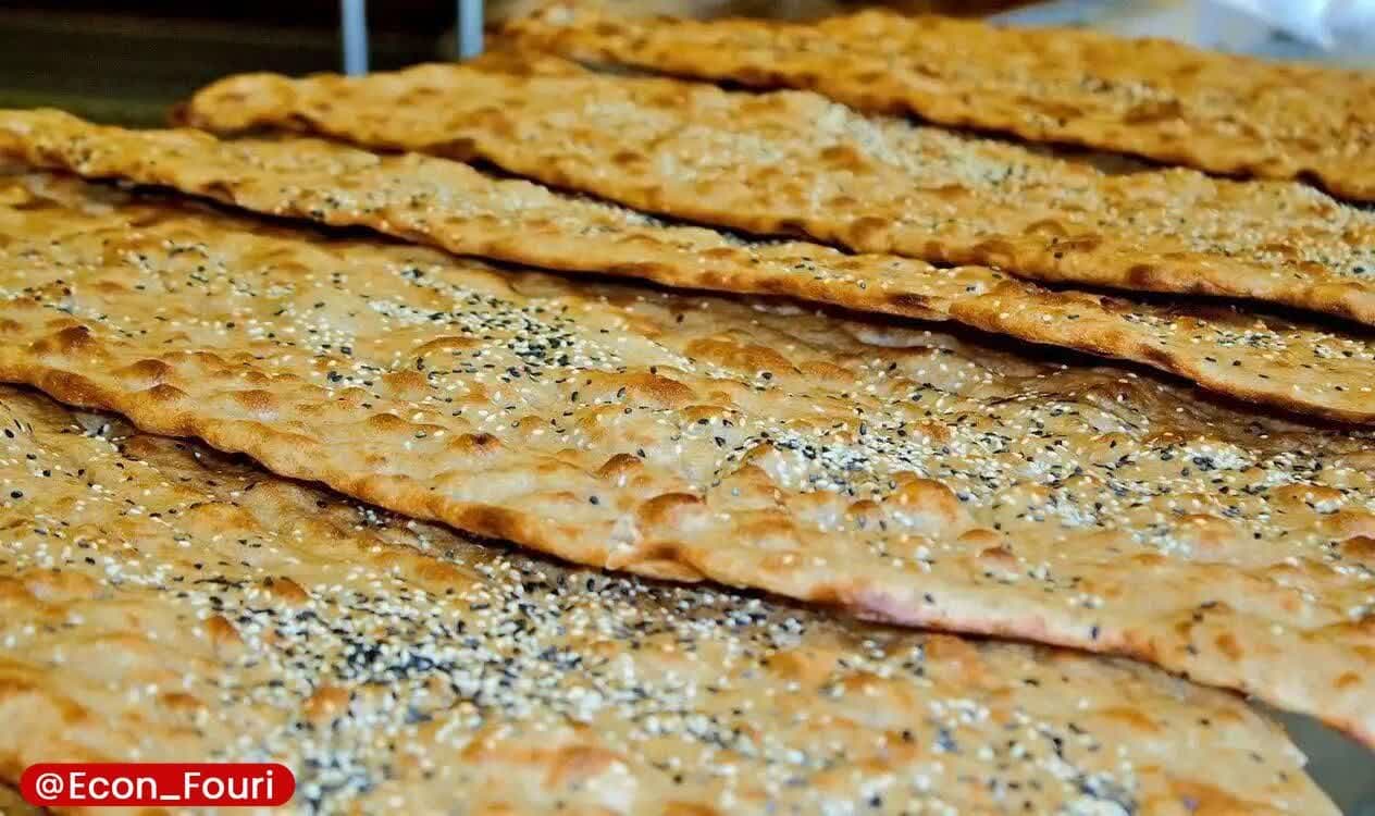 خبرگزاری دولت: دیگر نان سنگک با قیمت ۱۰ تا ۱۵ هزار تومان در نانوایی‌ها پیدا نمی‌شود، همه باید با نرخ ۲۰ تا ۵۰ هزار تومان نان مورد نیاز خود را تهیه کنند!