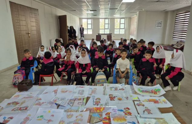 مدیریت فرهنگی و اجتماعی شهرداری گلستان برگزار نمود / آموزش نکات ایمنی به کودکان در روز آتش‌نشانی
