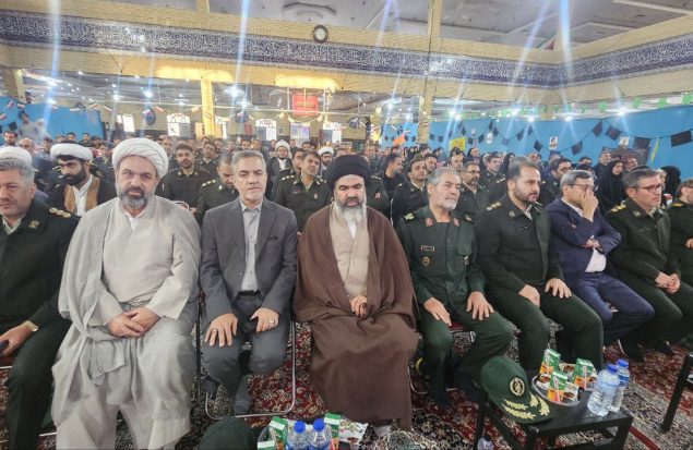 هم اکنون یادواره شهدای فرماندهی انتظامی غرب استان تهران در شهر گلستان