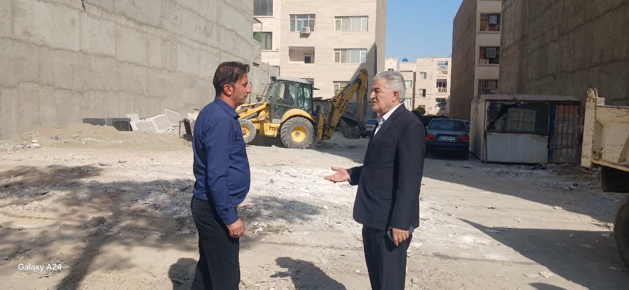 پاکسازی زمین‌های بایر در بلوار اصلی گلستان
