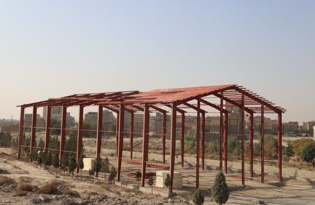پایان نصب سازه فلزی نخستین خانه بسکتبال بهارستان در شهر گلستان