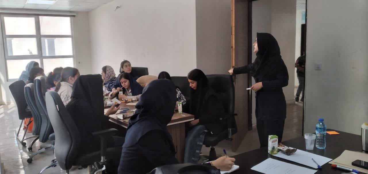 کارگاه آموزشی ویژه والدین برای تقویت ارتباط با فرزندان