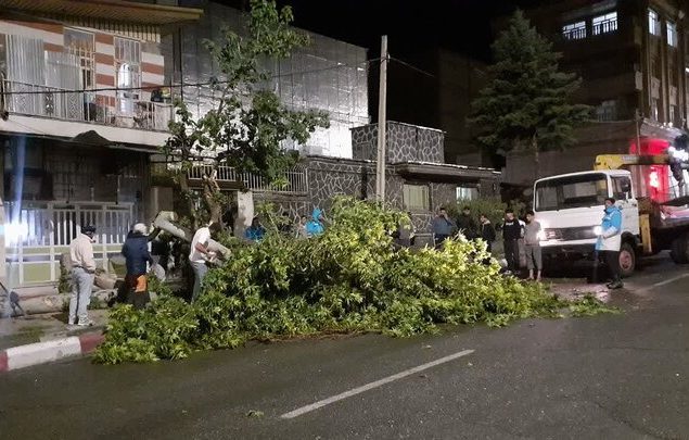 تنفس دوباره درختان و آزاد سازی معابر گلستان؛ پایان زنجیرکشی و سد معبر در پیاده‌روها