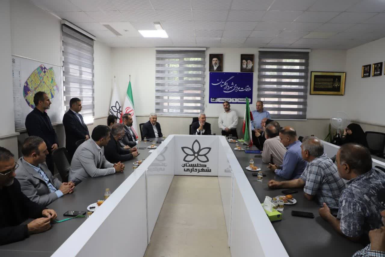 گره‌گشایی از مشکلات دیرینه محله الهیه؛ دیدار مستقیم شهردار گلستان با مالکین