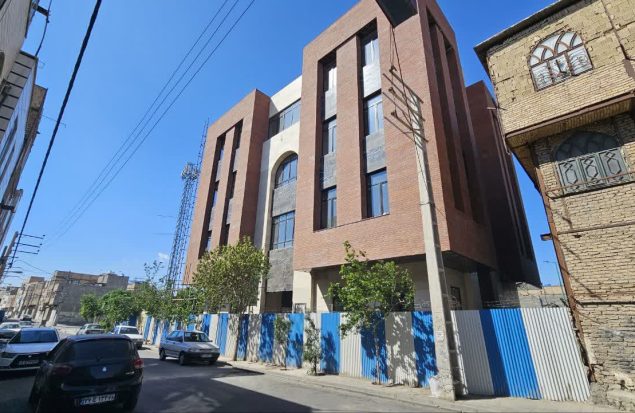 پیشرفت ۸۰ درصدی سرای محله «شهید مالک رحمتی»؛ شمارش معکوس برای افتتاح بزرگترین زیرساخت فرهنگی محله امام رضا (ع)
