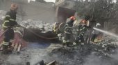 حریق گسترده در کارگاه ضایعات قلعه‌میر مهار شد